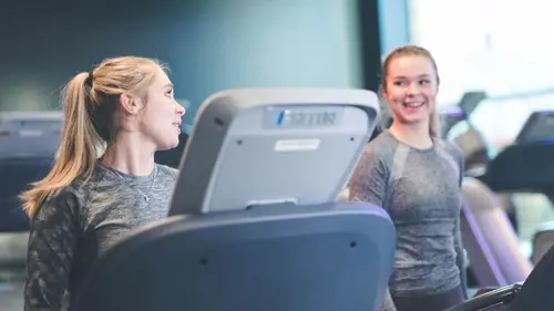 Välkommen till SATS Valhalla, som är populärt för bland annat triathlon-träningBeläget i centrala Göteborg bredvid Skandinavium, med goda parkeringsmöjligheter.Som medlem har du tillgång till Valhallabadet i samma lokal. Här kan du som har triathlon-fokus träna cykling, simning och löpning på samma center.Här hittar du även gym, cardio-maskiner, gruppträning och våra unika roddmaskins-klasser.Utbud hos Sats ValhallaBadbassängCykelsalGruppträningPersonlig träningShopYta för funktionell träningYtor för personlig träningUtrustningFria vikterKonditionsmaskinerTRXParkeringGoda parkeringsmöjligheter finns.Välkommen till SATS' 12 gym i Göteborg!AskimEriksbergGamlestadenHovåsKompassenLandalaMasthuggetMölnlyckeSisjönTorpavallenTorslandaValhalla&nbsp;Här hittar du ossValhallagatan 3, 412 51, GöteborgSATS Din GymPartnerAlla är välkomna till SATS. Vi motiverar våra medlemmar genom att utgå från deras egen nivå och bidra med positiva utmaningar, både stora och små.&nbsp;Här finner du ett brett utbud av olika träningsformer och en mängd olika grupptränings-pass.Med flexibla medlemskap kan vi erbjuda ett skräddarsytt upplägg som passar just för dig; oavsett om du vill styrketräna, träna kondition, träna med PT, träna hemma med Online Training eller träna i grupp.Vi har något för alla. Flera av våra gym erbjuder även barnpassning.Muskelshoppen – Köp Kosttillskott &amp; Träningskläder i Göteborg &amp; MölndalHär kan du läsa om SATS historiaHär är de 15st mest sökta gymmen på GymKarta i Juli 2023Nordic Wellness Lindholmen på Lindholmsallén 20 i GöteborgSATS Gamlestaden på Gamlestadstorget 7 i GöteborgSTC Sävedalen - Göteborgsvägen 104 - GymKarta.seSTC munkebäck på Munkebäcks Allé 26 i GöteborgNordic Wellness Göteborg Kviberg Arena - GymKarta.seNordic Wellness Kungälv Kongahälla - GymKarta.seActic Lerum - Vattenpalatset på Häradsvägen 3 i Lerum&nbsp;Maximus Gym Brunnsbo på Folkvisegatan 15 i GöteborgSATS Hovås på Björklundabacken 2 i Hovås - GymKarta.seNordic Wellness Backaplan på Gustaf Dalénsgatan 13Fitness24Seven på Lergöksgatan 6 i Västra FrölundaSATS Askim (Sisjön stora) på Ekonomivägen 6 i AskimSTC på Ekenleden 10 i Kållered - GymKarta.seNordic Wellness Marklandsgatan - GymKarta.seNordic Wellness på Vasagatan 7 i Göteborg